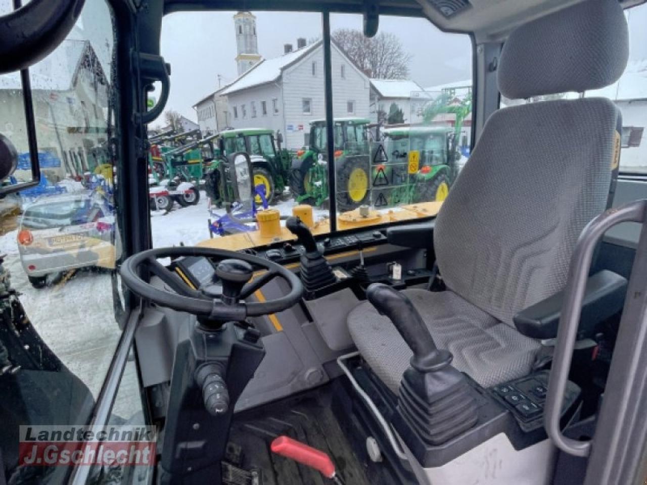 2016 Volvo EW60E Wheel Excavator interior view 2016 Volvo EW60E Wheel Excavator interior view