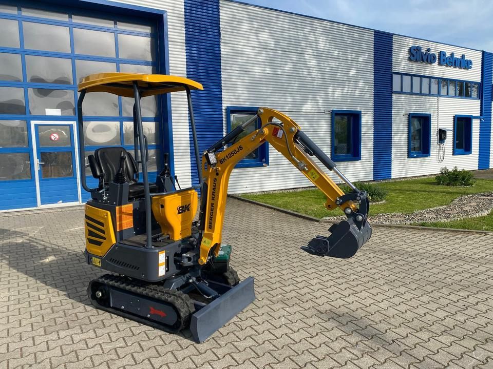 Berger Kraus BK1250JS mini excavator, side view Berger Kraus BK1250JS mini excavator, side view