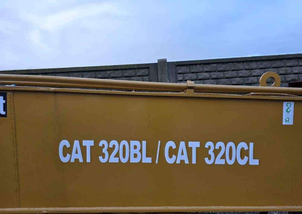 2025 Caterpillar CAT 320BL/320CL long reach boom detail