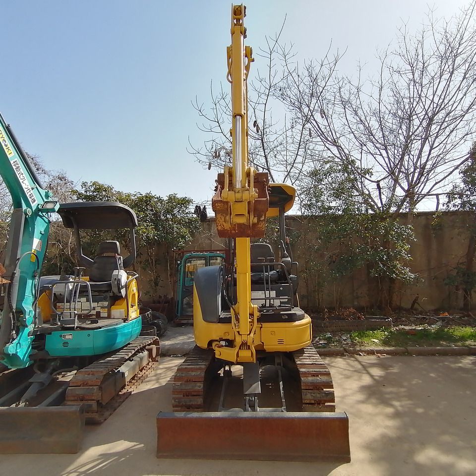 2022 Komatsu PC30MR mini excavator, rear view 2022 Komatsu PC30MR mini excavator, rear view