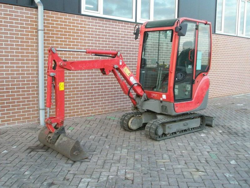 2017 Yanmar SV17 mini excavator, side view 2017 Yanmar SV17 mini excavator, side view