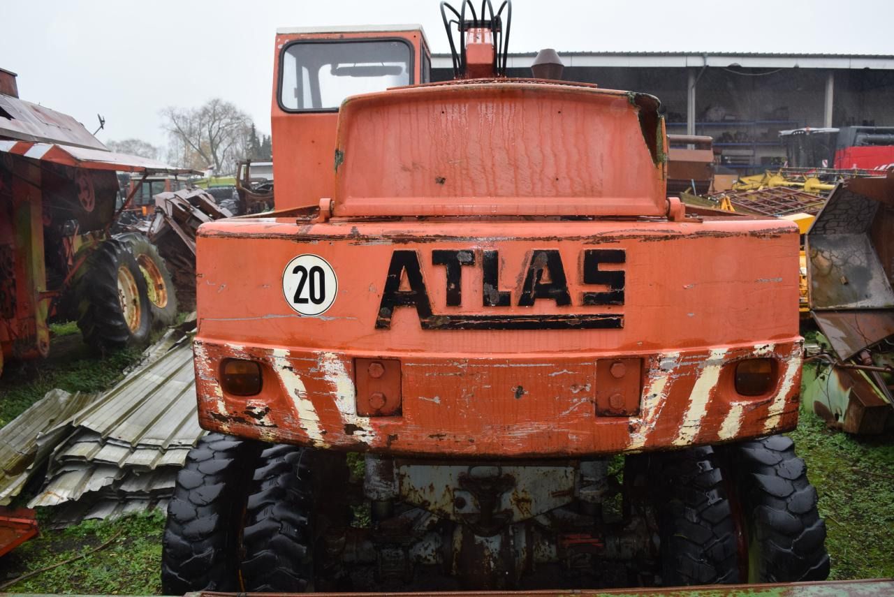 1973 Atlas 1602 wheel excavator rear view 1973 Atlas 1602 wheel excavator rear view