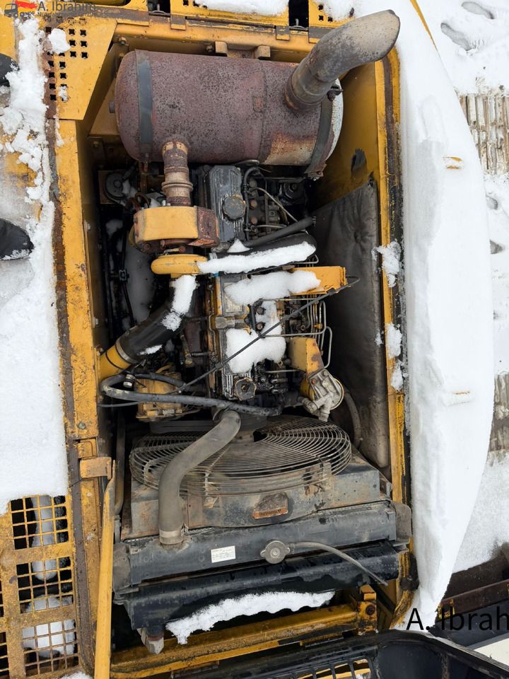 1999 Caterpillar 317BL engine compartment view