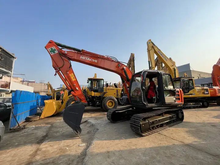 2016 Hitachi ZX120 crawler excavator, side view 2016 Hitachi ZX120 crawler excavator, side view