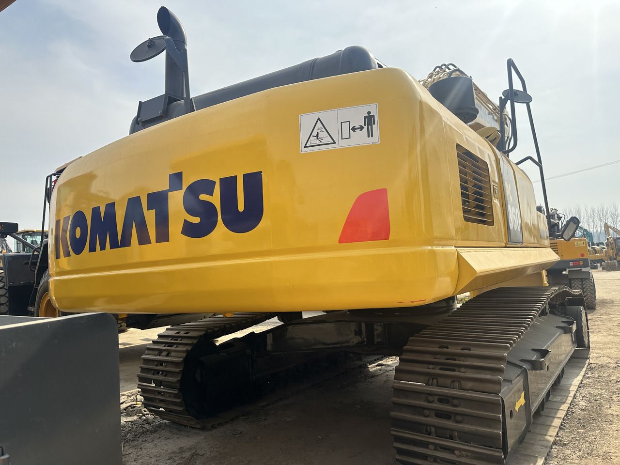 2022 Komatsu PC360 crawler excavator rear view 2022 Komatsu PC360 crawler excavator rear view