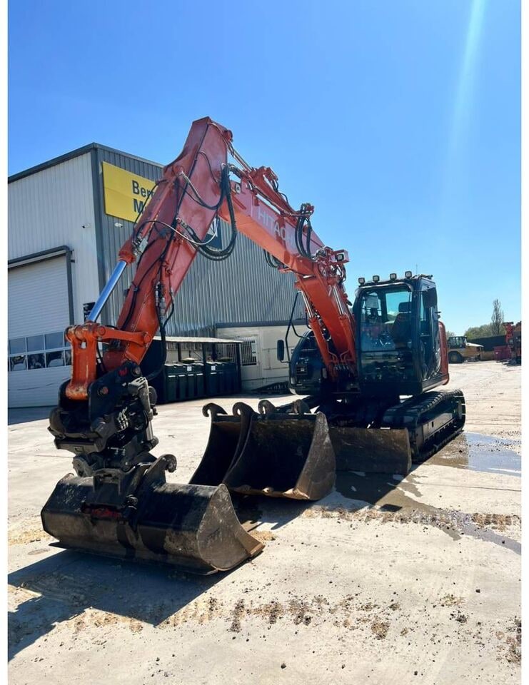2019 Hitachi ZX135US-6 crawler excavator, front three-quarter view