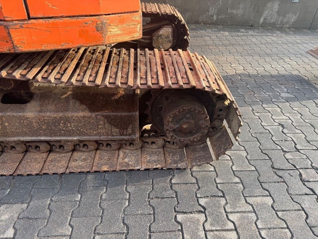 Hitachi EX60 mini excavator steel tracks detail