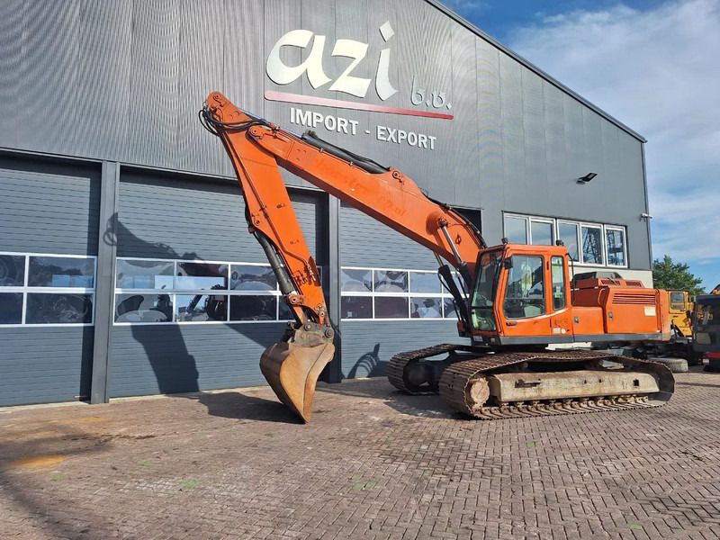 1996 Liebherr R 932 crawler excavator, side view
