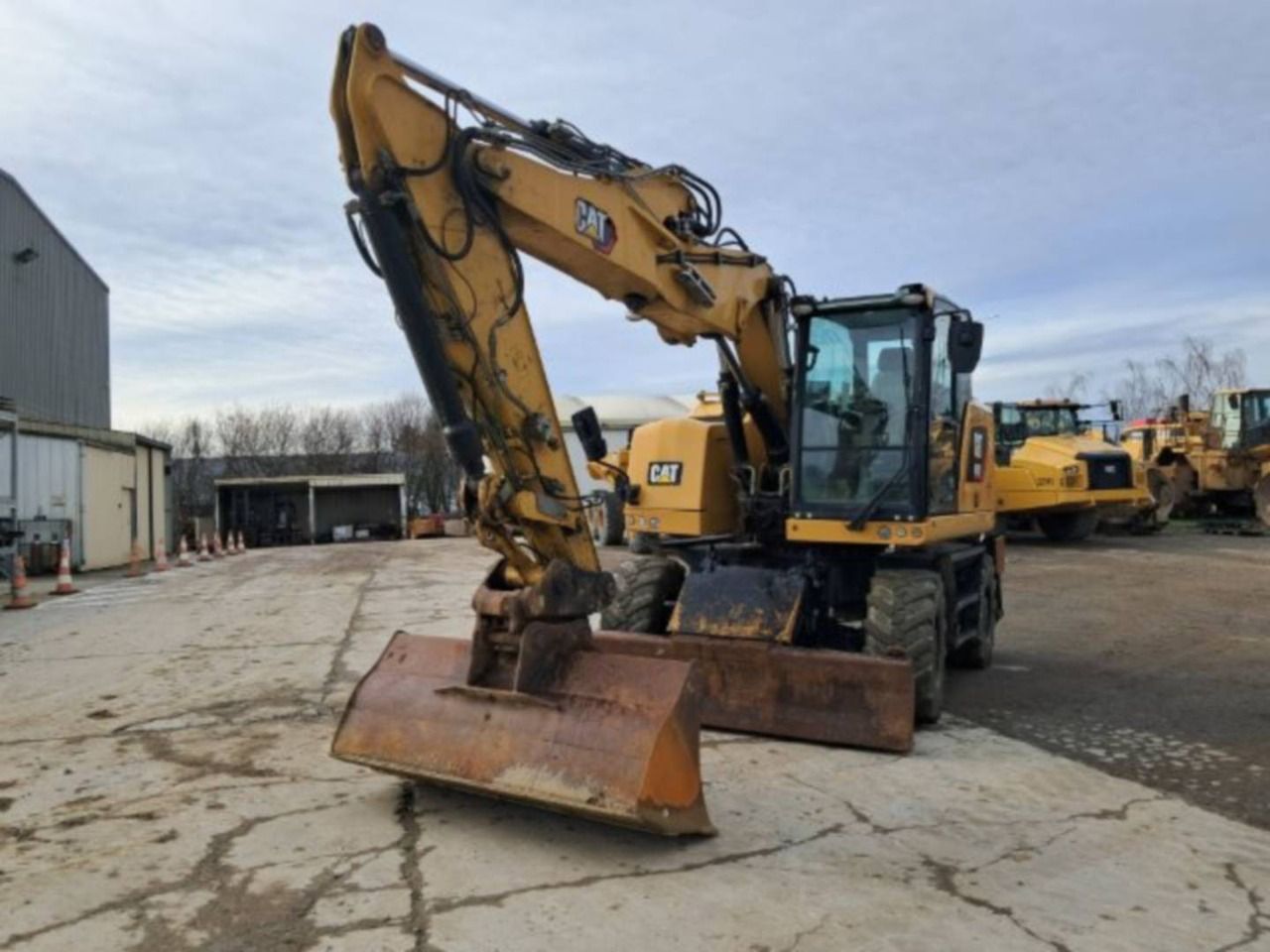 2018 Caterpillar M315F wheel excavator, front three-quarter view 2018 Caterpillar M315F wheel excavator, front three-quarter view