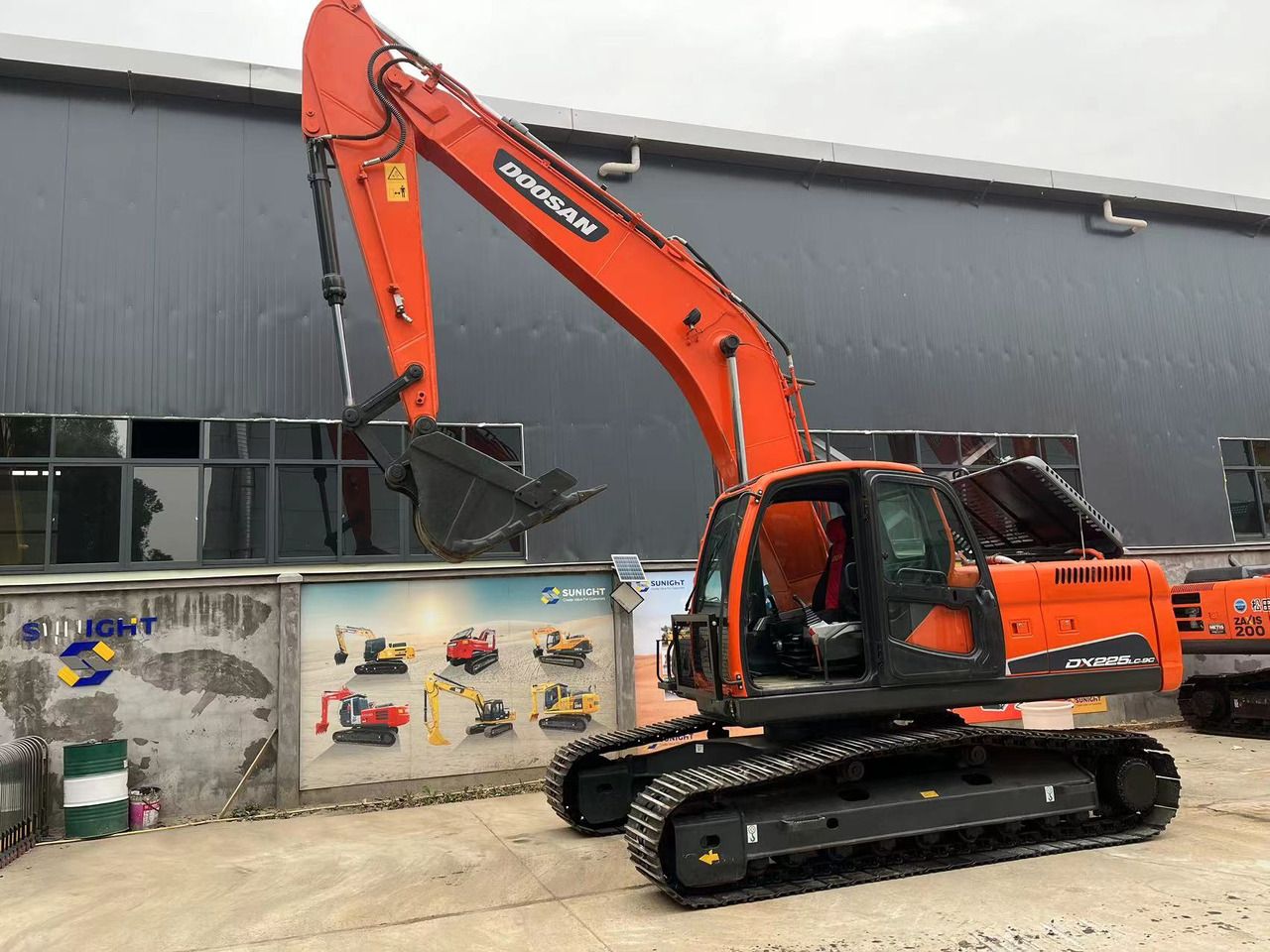 2022 Doosan DX225LC-9C crawler excavator side view 2022 Doosan DX225LC-9C crawler excavator side view