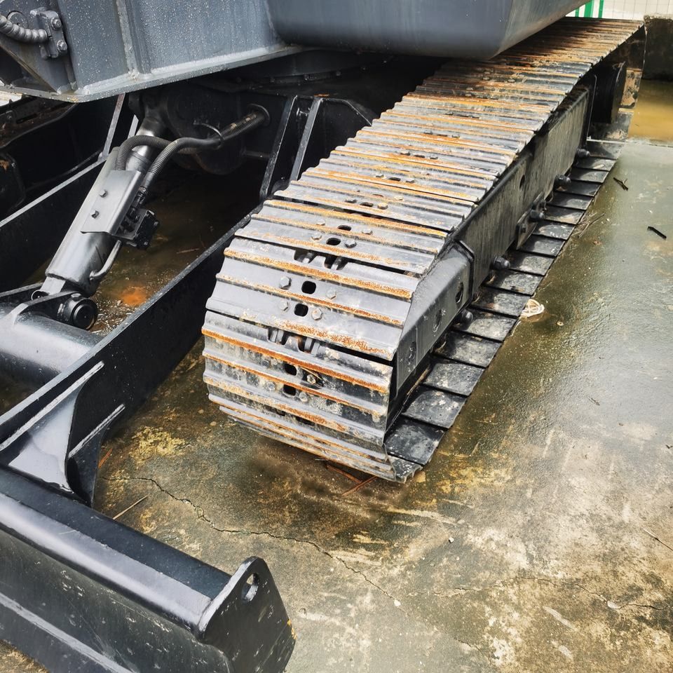 2022 Doosan DX60 mini excavator track and blade detail