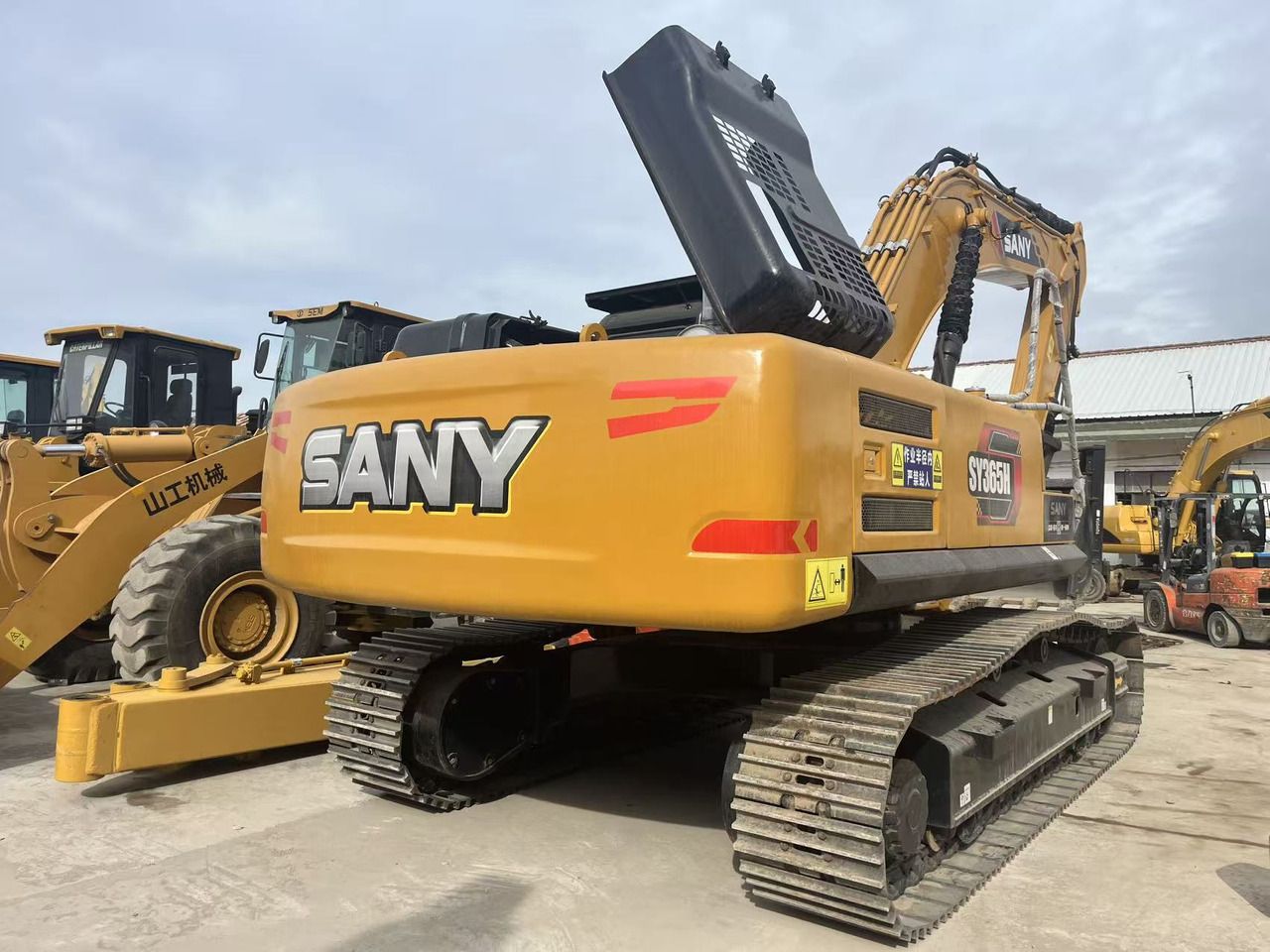 2024 Sany SY365H crawler excavator rear view 2024 Sany SY365H crawler excavator rear view