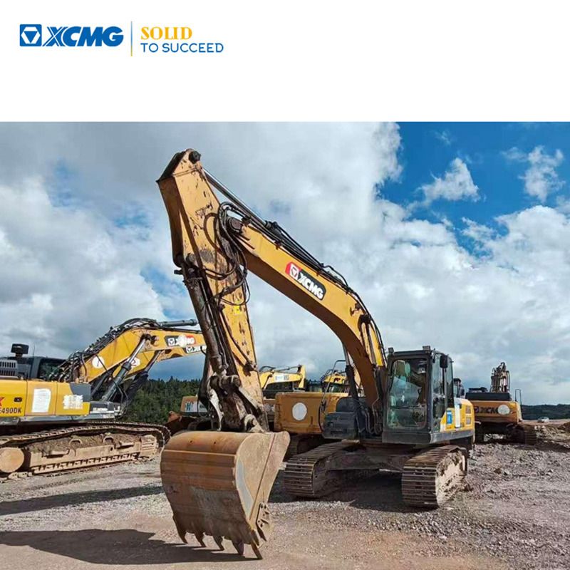 2022 XCMG XE215DA crawler excavator front three-quarter view 2022 XCMG XE215DA crawler excavator front three-quarter view