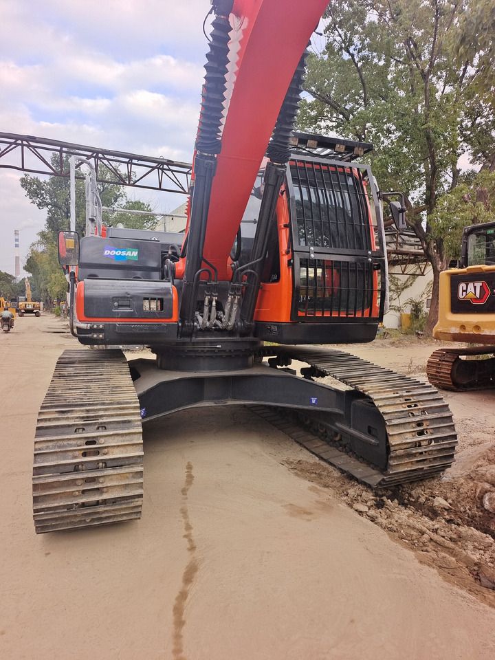 2024 Doosan DX300LC-9C crawler excavator, front view 2024 Doosan DX300LC-9C crawler excavator, front view