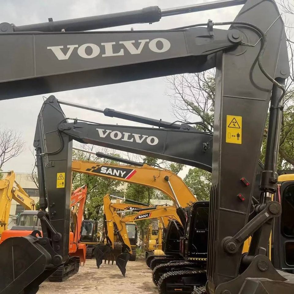 2024 Volvo EC200D crawler excavator boom and arm detail 2024 Volvo EC200D crawler excavator boom and arm detail