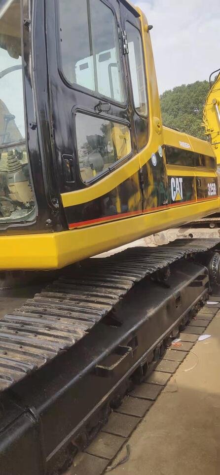 2006 Caterpillar 325B crawler excavator side view