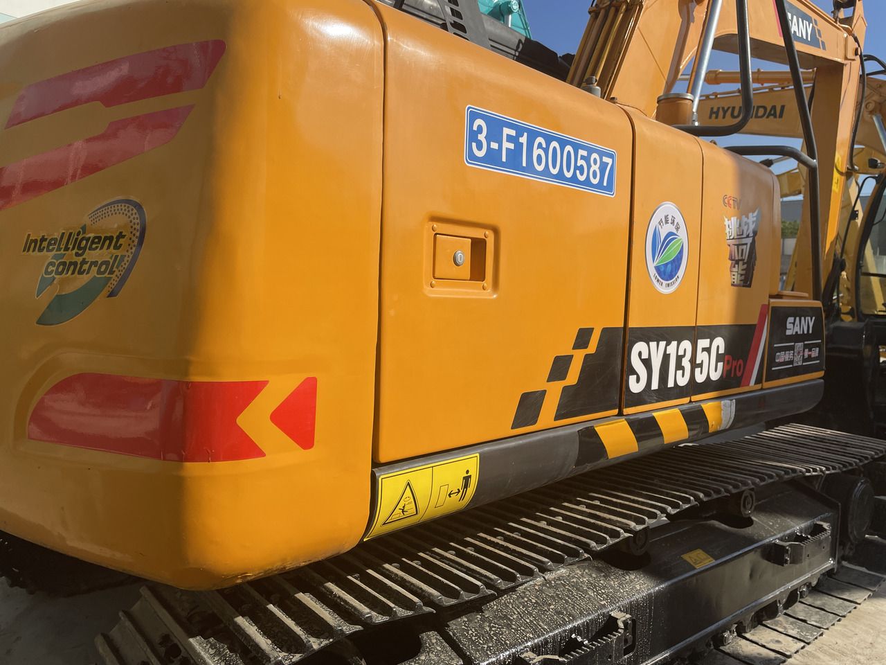 2020 Sany SY135C crawler excavator side view 2020 Sany SY135C crawler excavator side view