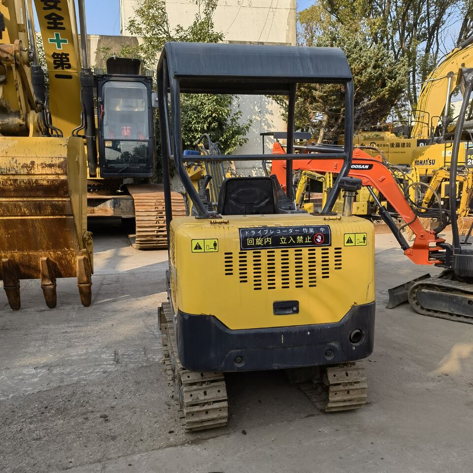 2023 Komatsu PC20MR mini excavator rear view 2023 Komatsu PC20MR mini excavator rear view