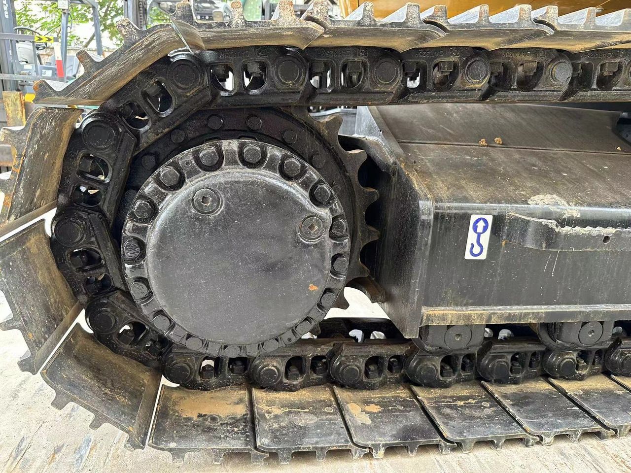 2023 Caterpillar 330D crawler excavator track drive detail 2023 Caterpillar 330D crawler excavator track drive detail