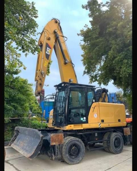 2018 Caterpillar MH3022 material handler, front three-quarter view 2018 Caterpillar MH3022 material handler, front three-quarter view