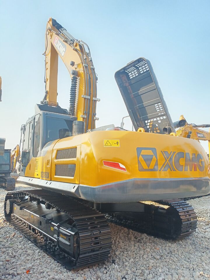 2023 XCMG XE305DK crawler excavator, rear three-quarter view 2023 XCMG XE305DK crawler excavator, rear three-quarter view