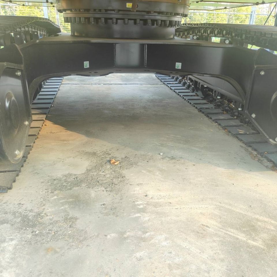 2025 Caterpillar 320GX crawler excavator undercarriage view 2025 Caterpillar 320GX crawler excavator undercarriage view