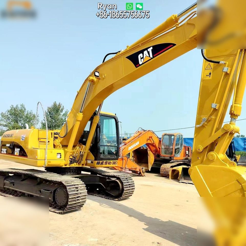 2018 Caterpillar 320C crawler excavator, side view 2018 Caterpillar 320C crawler excavator, side view