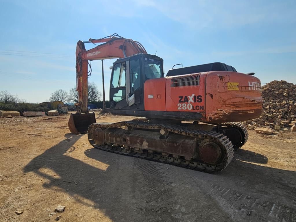 2008 Hitachi Zaxis 280LCN crawler excavator, rear three-quarter view 2008 Hitachi Zaxis 280LCN crawler excavator, rear three-quarter view