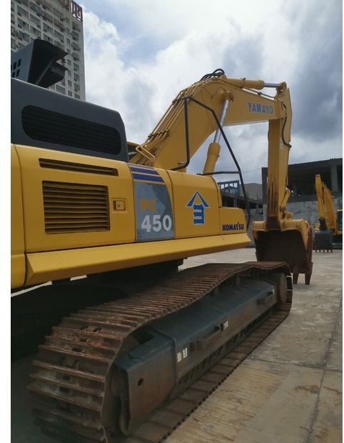 2020 Komatsu PC450-8 crawler excavator side view 2020 Komatsu PC450-8 crawler excavator side view