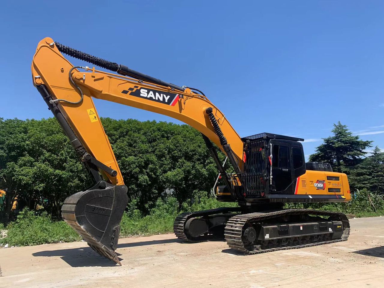 2023 Sany SY365H crawler excavator, side profile view 2023 Sany SY365H crawler excavator, side profile view