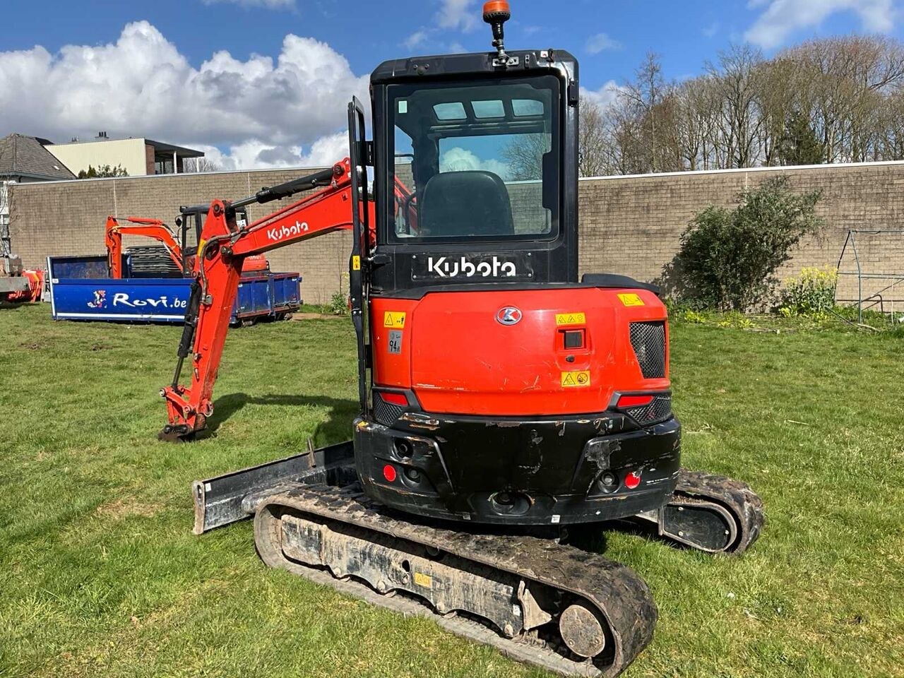 2021 Kubota U36-4 crawler excavator, front three-quarter view 2021 Kubota U36-4 crawler excavator, front three-quarter view