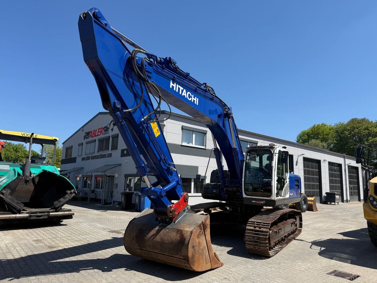 2015 Hitachi ZX290LCN-5B crawler excavator, front three-quarter view 2015 Hitachi ZX290LCN-5B crawler excavator, front three-quarter view