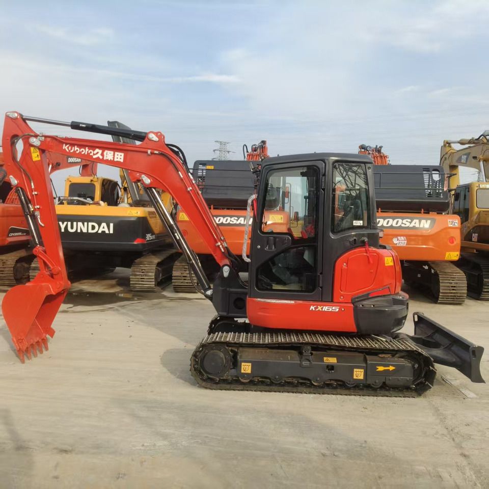 2023 Kubota KX165 mini excavator, side view 2023 Kubota KX165 mini excavator, side view