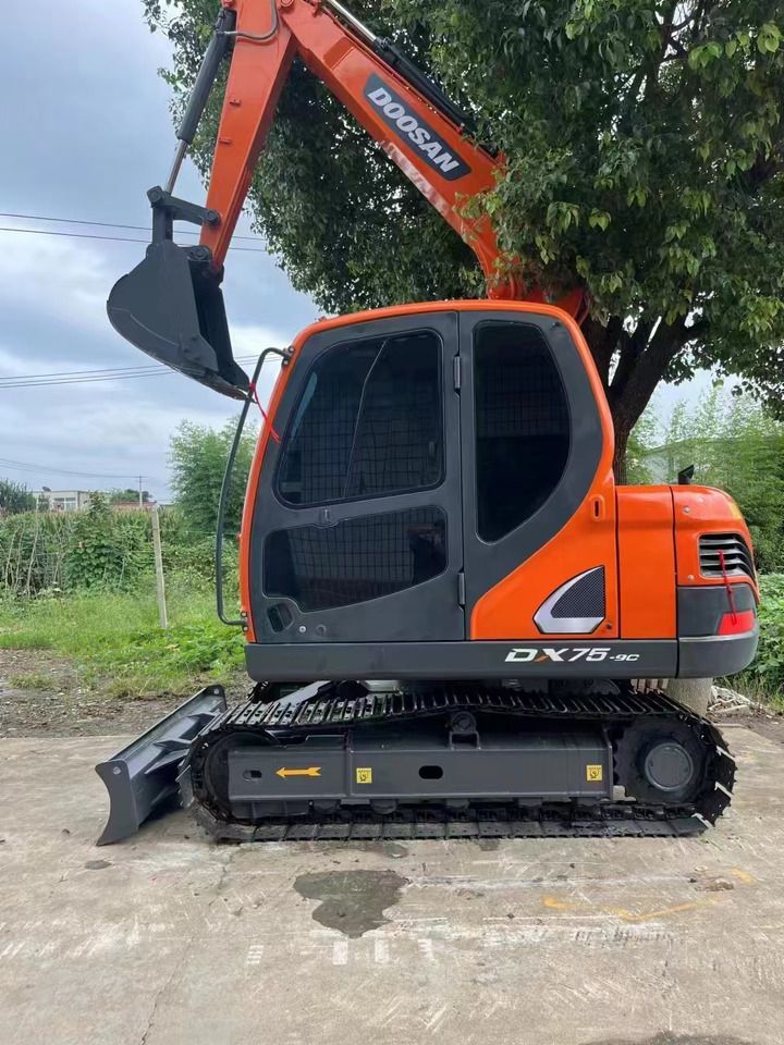 2021 Doosan DX75-9C mini excavator, side profile view 2021 Doosan DX75-9C mini excavator, side profile view