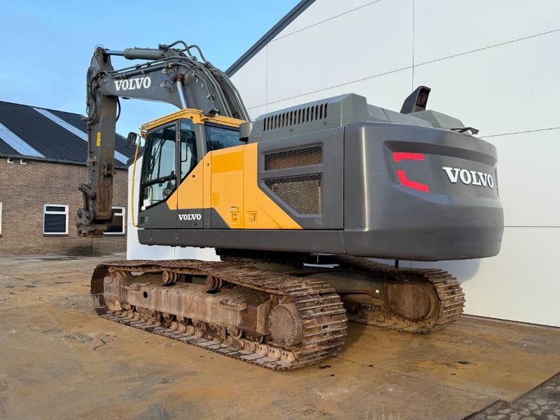 2014 Volvo EC380EL crawler excavator, rear three-quarter view 2014 Volvo EC380EL crawler excavator, rear three-quarter view