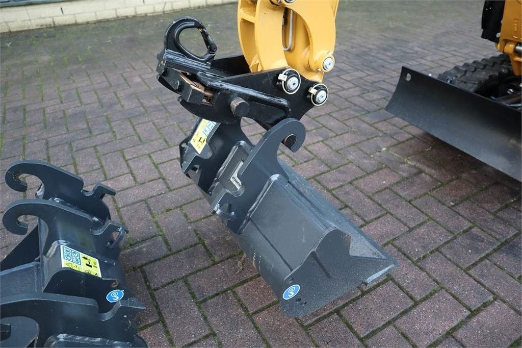 2021 Caterpillar 300.9D Miniescavatore
