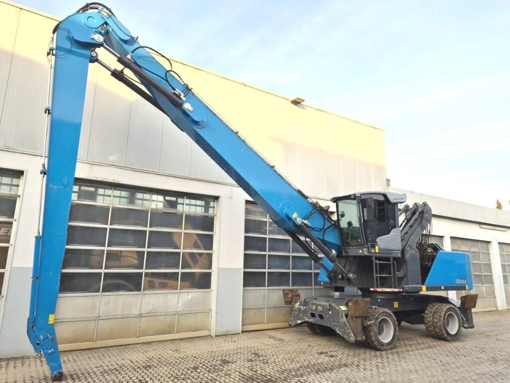2022 Fuchs MHL360 F material handler, side view 2022 Fuchs MHL360 F material handler, side view