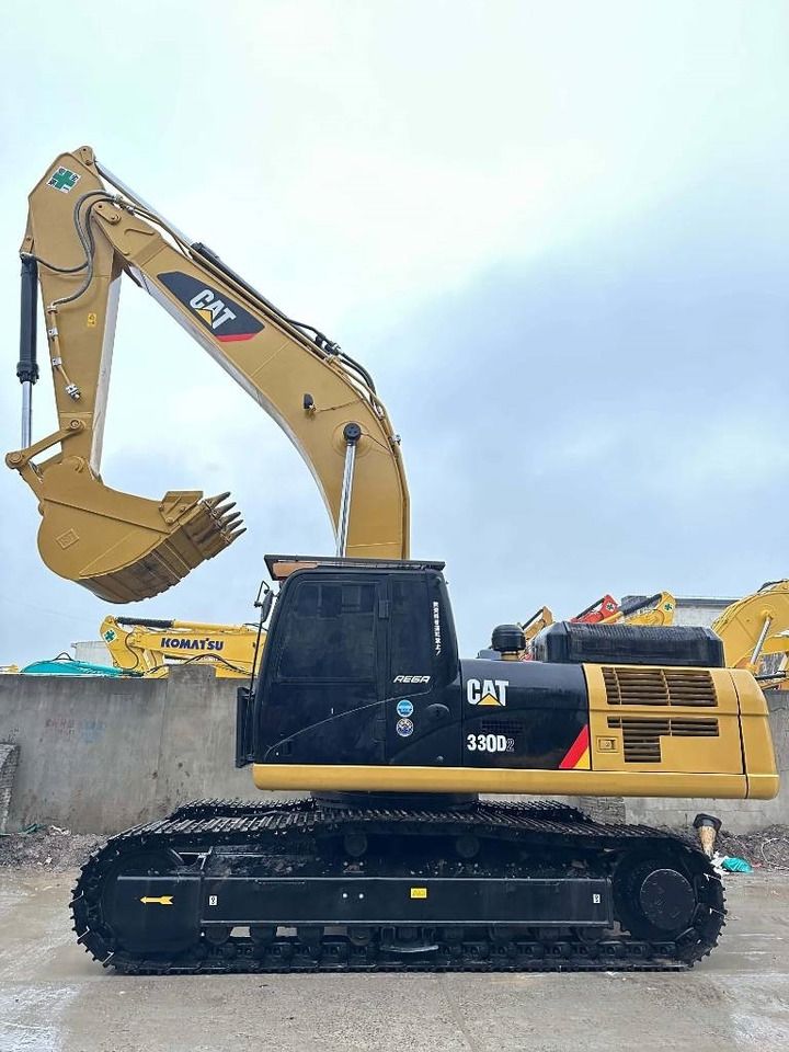 2023 Caterpillar 330D2 excavator, side view 2023 Caterpillar 330D2 excavator, side view