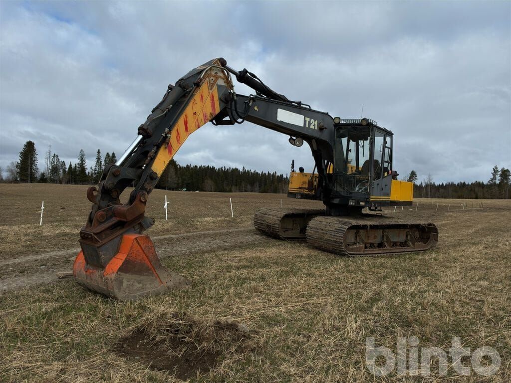 Lännen T21 crawler excavator, side view