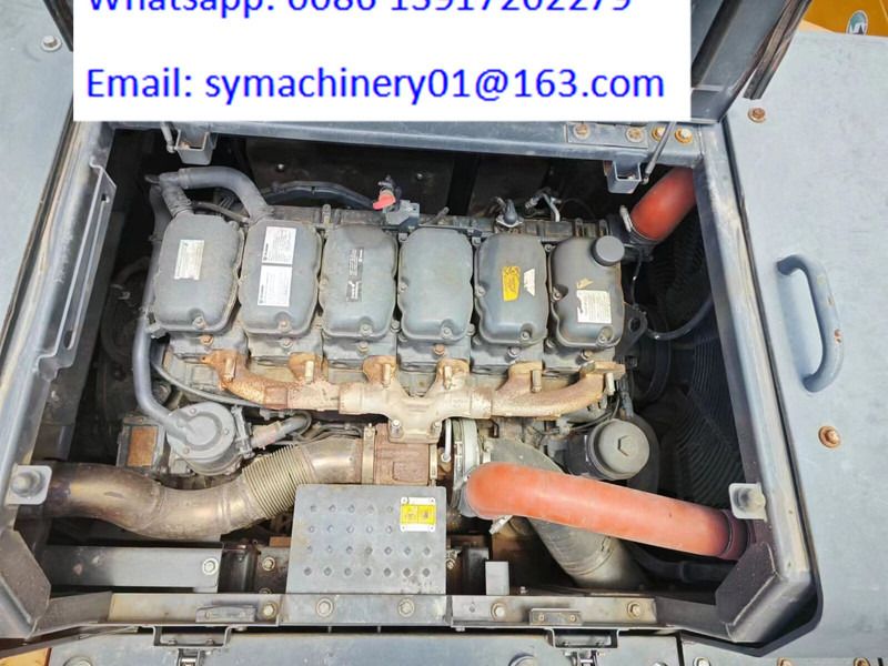 2020 Doosan DX500 crawler excavator engine compartment view 2020 Doosan DX500 crawler excavator engine compartment view