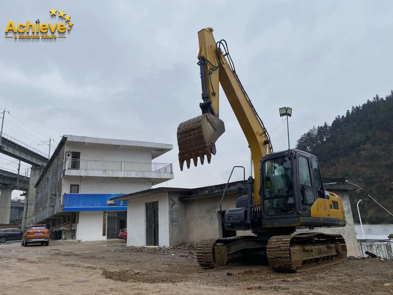 2021 XCMG XE135D crawler excavator, front three-quarter view 2021 XCMG XE135D crawler excavator, front three-quarter view