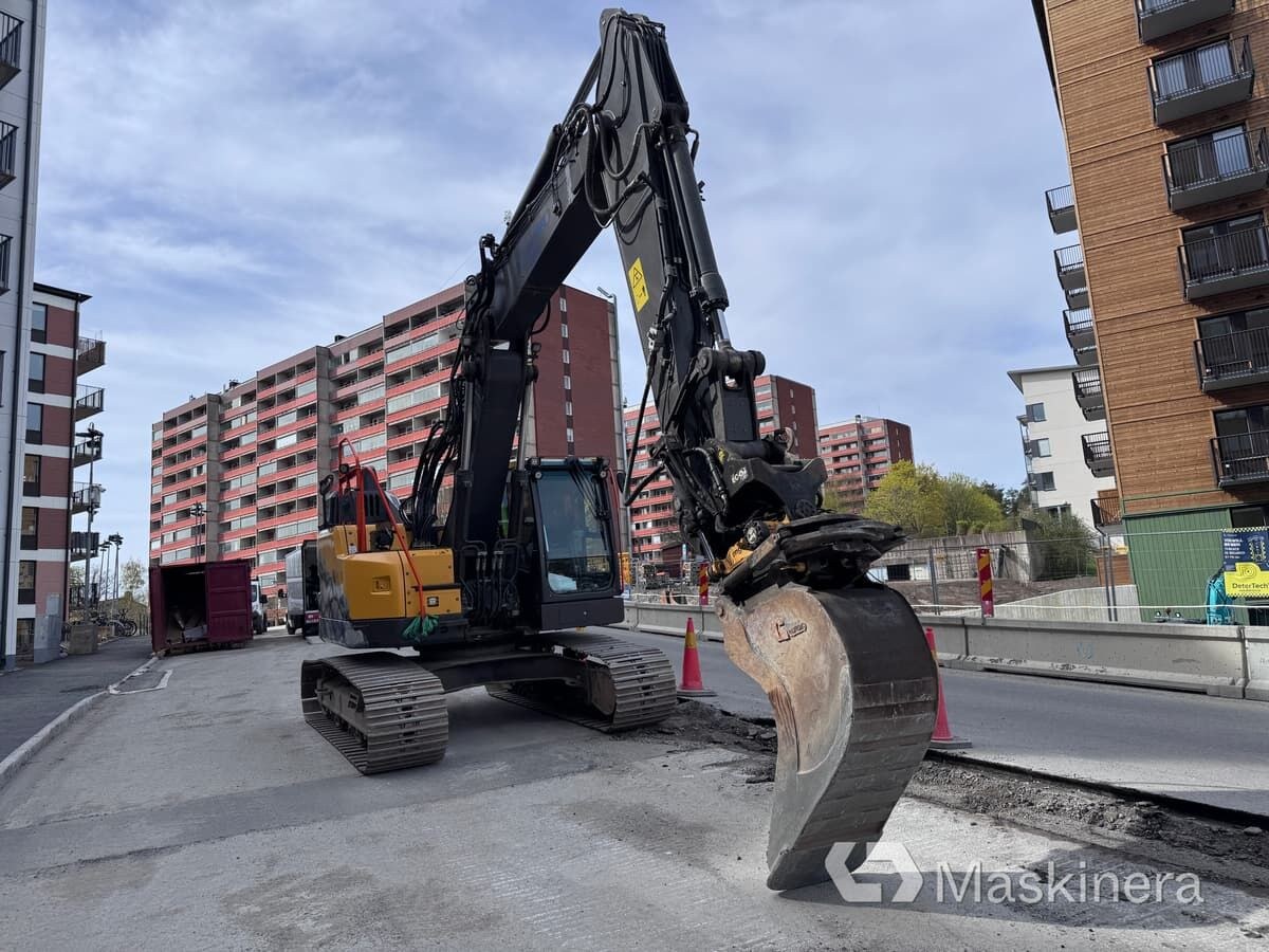 2019 Volvo ECR235EL crawler excavator front view