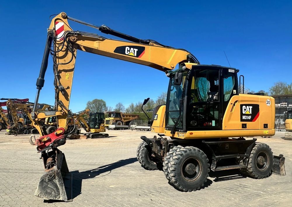 2018 Caterpillar M314F wheel excavator, side view