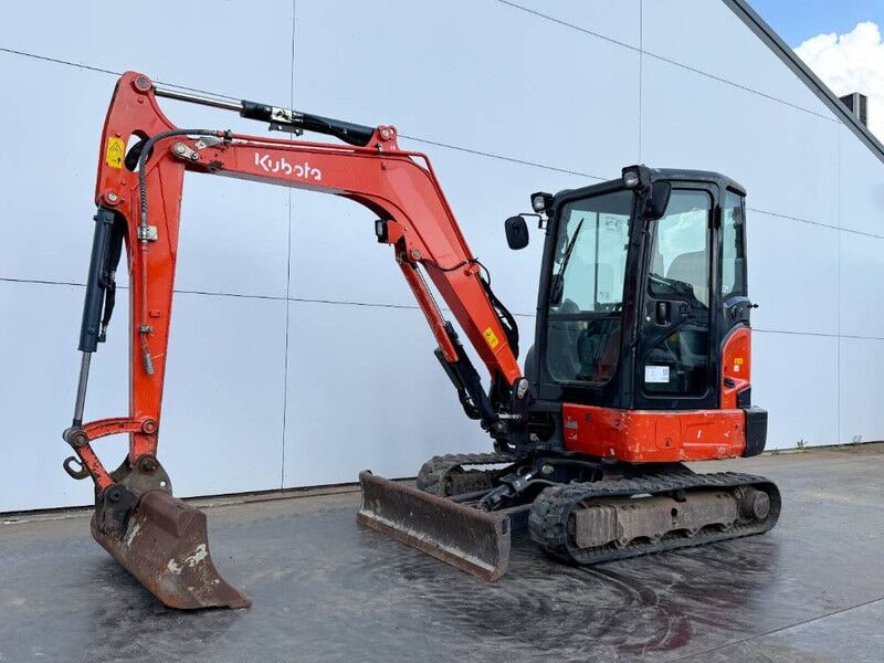 2020 Kubota KX037-4 mini excavator, side profile view 2020 Kubota KX037-4 mini excavator, side profile view