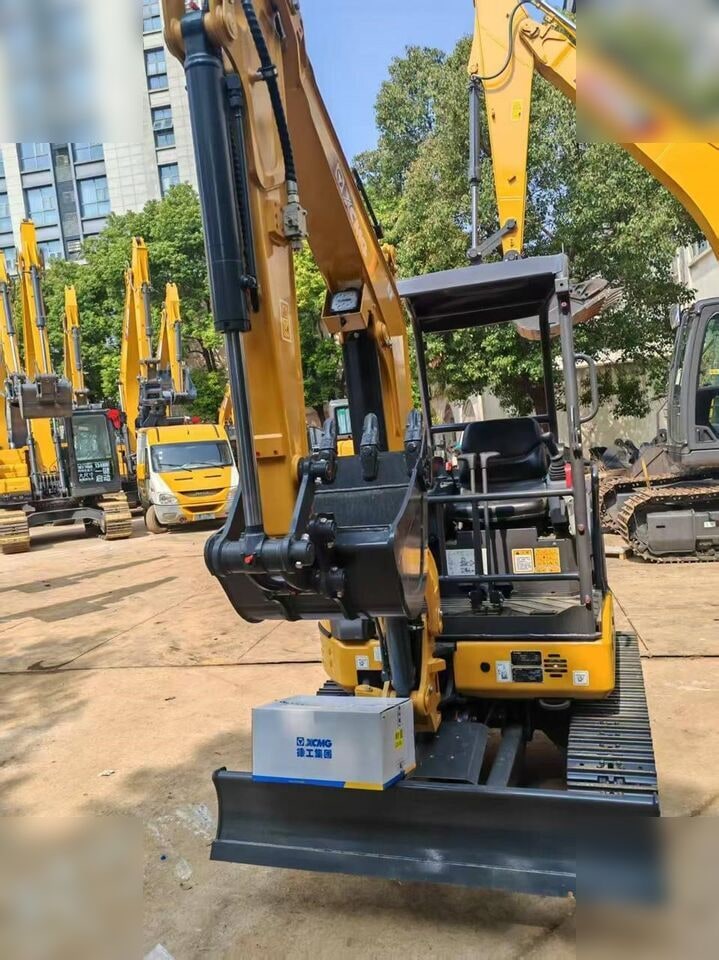 2022 XCMG XE26U mini excavator, rear-quarter view 2022 XCMG XE26U mini excavator, rear-quarter view