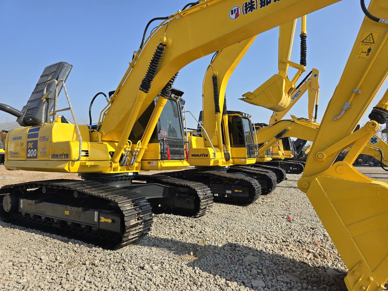 Escavadora de rastos Komatsu PC200-8 de 2024, vista lateral Escavadora de rastos Komatsu PC200-8 de 2024, vista lateral