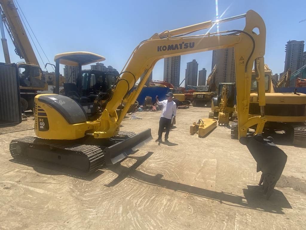 2020 Komatsu PC40MR-2 mini excavator, side view 2020 Komatsu PC40MR-2 mini excavator, side view