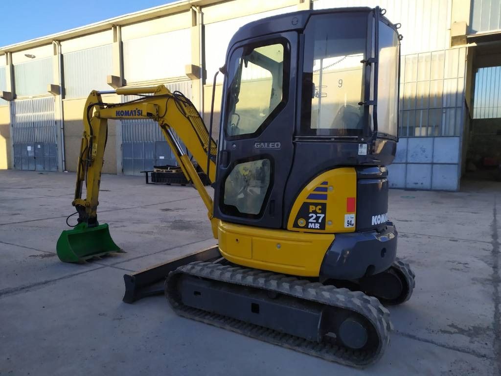 2007 Komatsu PC 27 MR-2 mini excavator, side view 2007 Komatsu PC 27 MR-2 mini excavator, side view