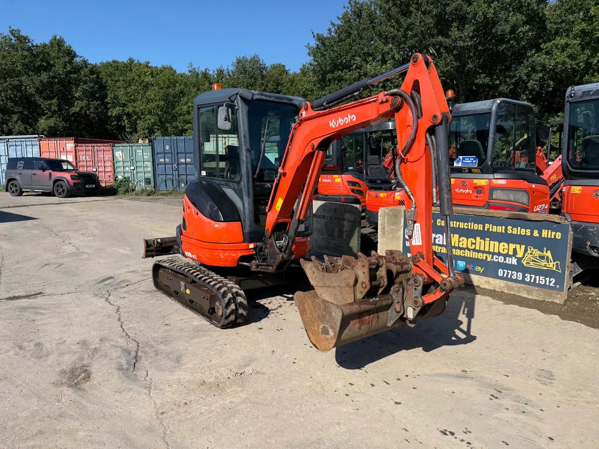 2013 Kubota U-20-3EU mini excavator, front three-quarter view 2013 Kubota U-20-3EU mini excavator, front three-quarter view