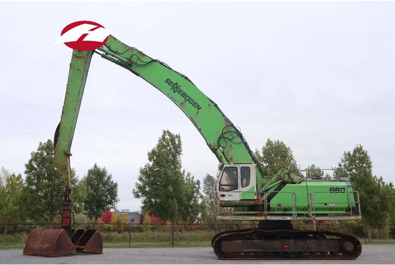 2015 Sennebogen 860R material handler with clamshell bucket, side view